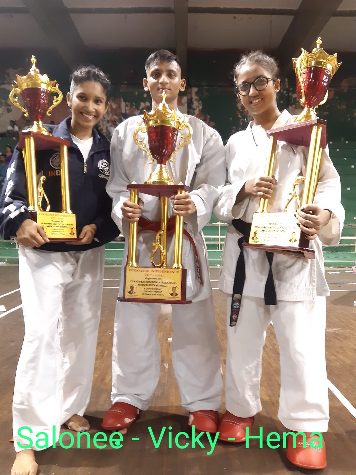 Salonee - Vicky - Hema